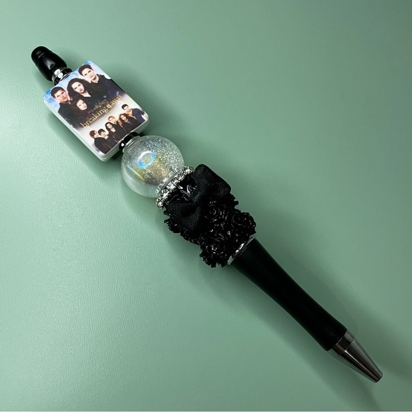 Breaking Dawn Handmade Beaded Pen with Large Sparkle Bead and Black Rose Accents - Picture 6 of 7